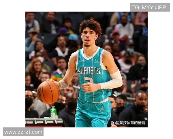 黄蜂队球员在赛季中的表现分析与未来发展潜力探讨 黄蜂队球员在赛季中的表现分析与未来发展潜力探讨