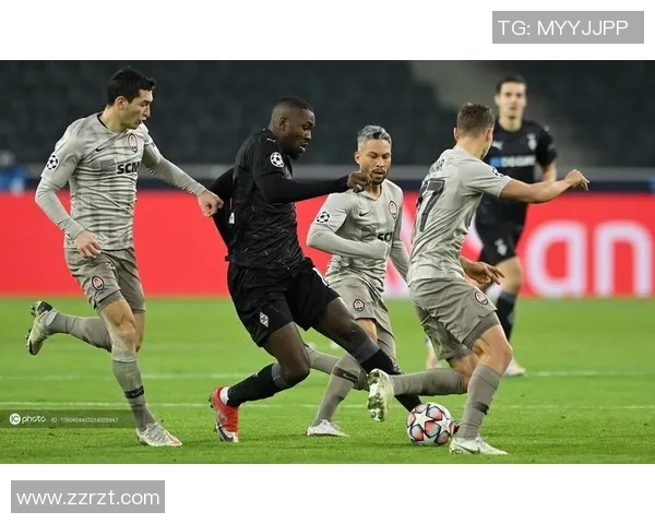 欧冠小组赛精彩对决矿工队迎战门兴球队全力争胜